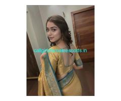 Call girls in Sector 52, Noida 9990233396 Escorts service